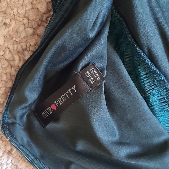 New Green Velvet Pleaded Evening Prom Dresses. - Picture 11 of 12